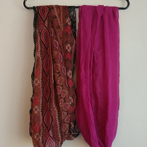 Aztec Print Infinity Scarf Set - Picture 3 of 5